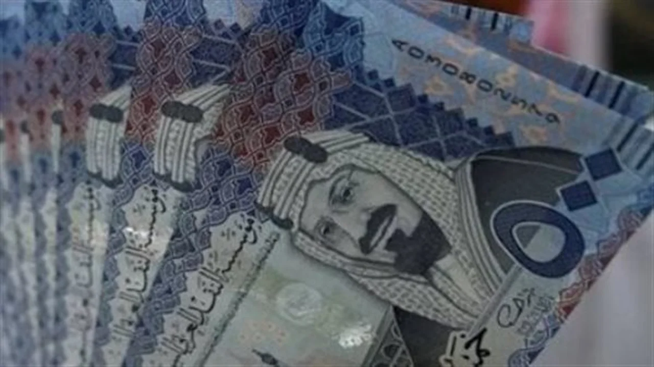 تحديثات الصرف.. سعر الريال السعودي في البنك الأهلي وبنك مصر خلال تعاملات اليوم